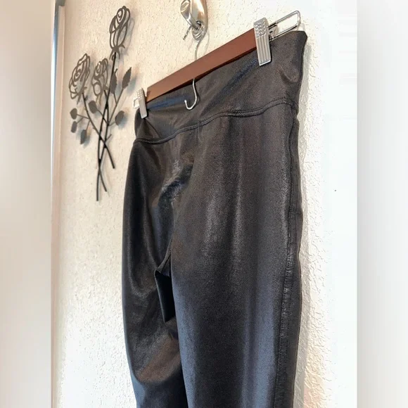 Serra Faux Leather Leggings / Wet Look Leggings Size Small - Picture 6 of 7